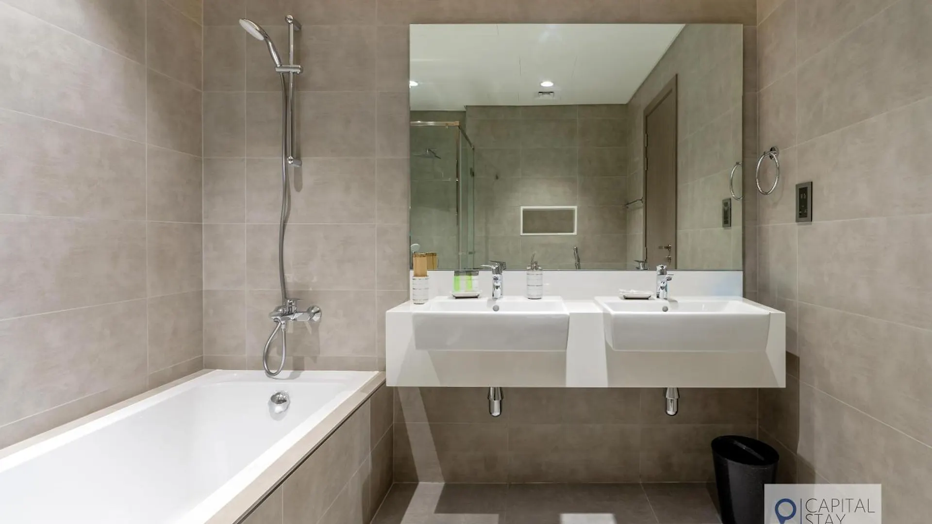 Apartment 2 Bed Apt In District One Dubai - Lagoon Views