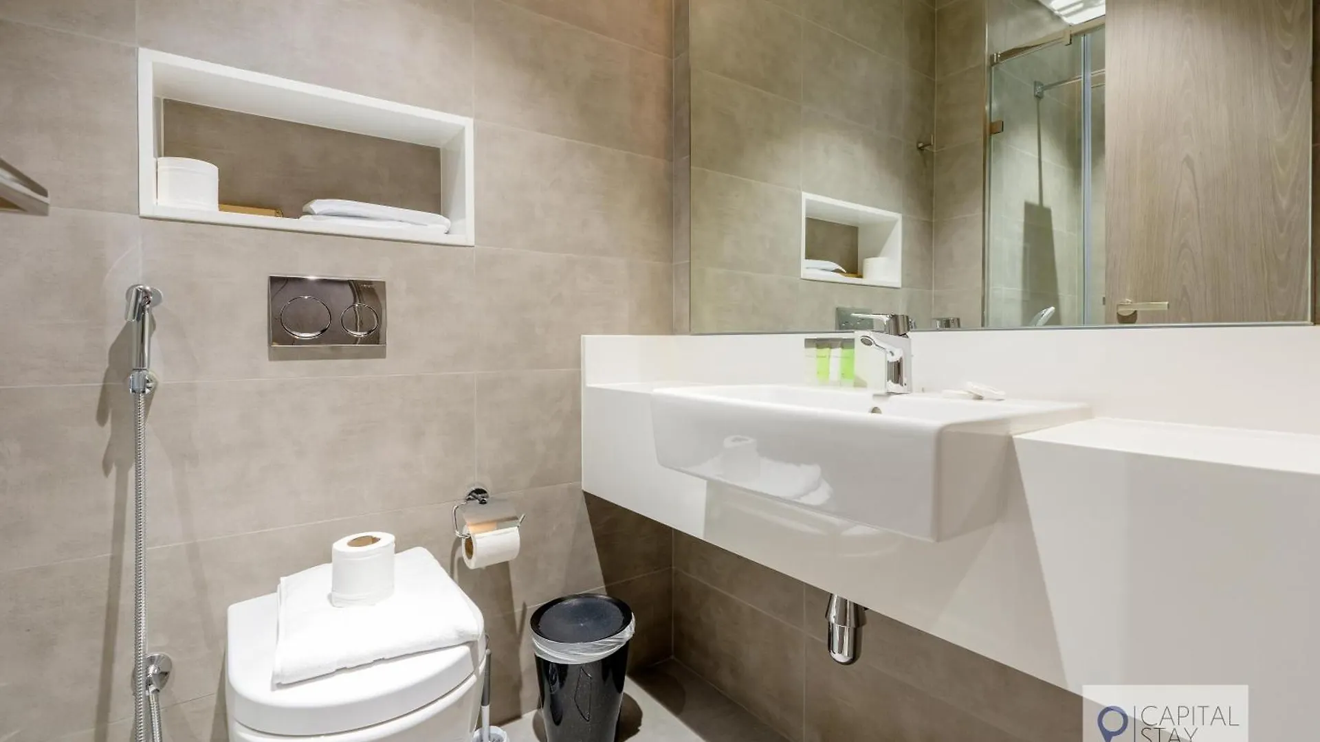 2 Bed Apt In District One Dubai - Lagoon Views Apartment